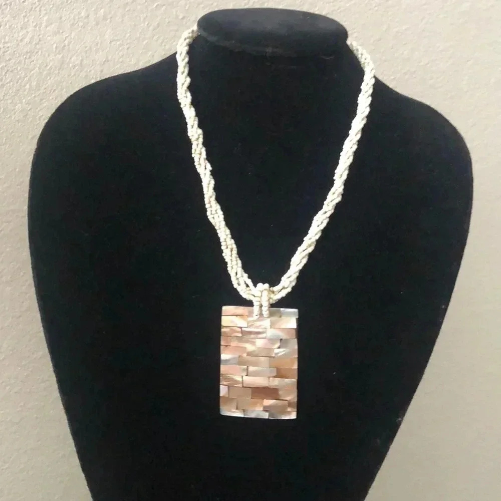 Beachy‎ Shell Necklace